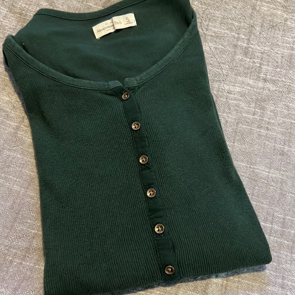 Abercrombie & Fitch Tops - Abercrombie green Henley size XL